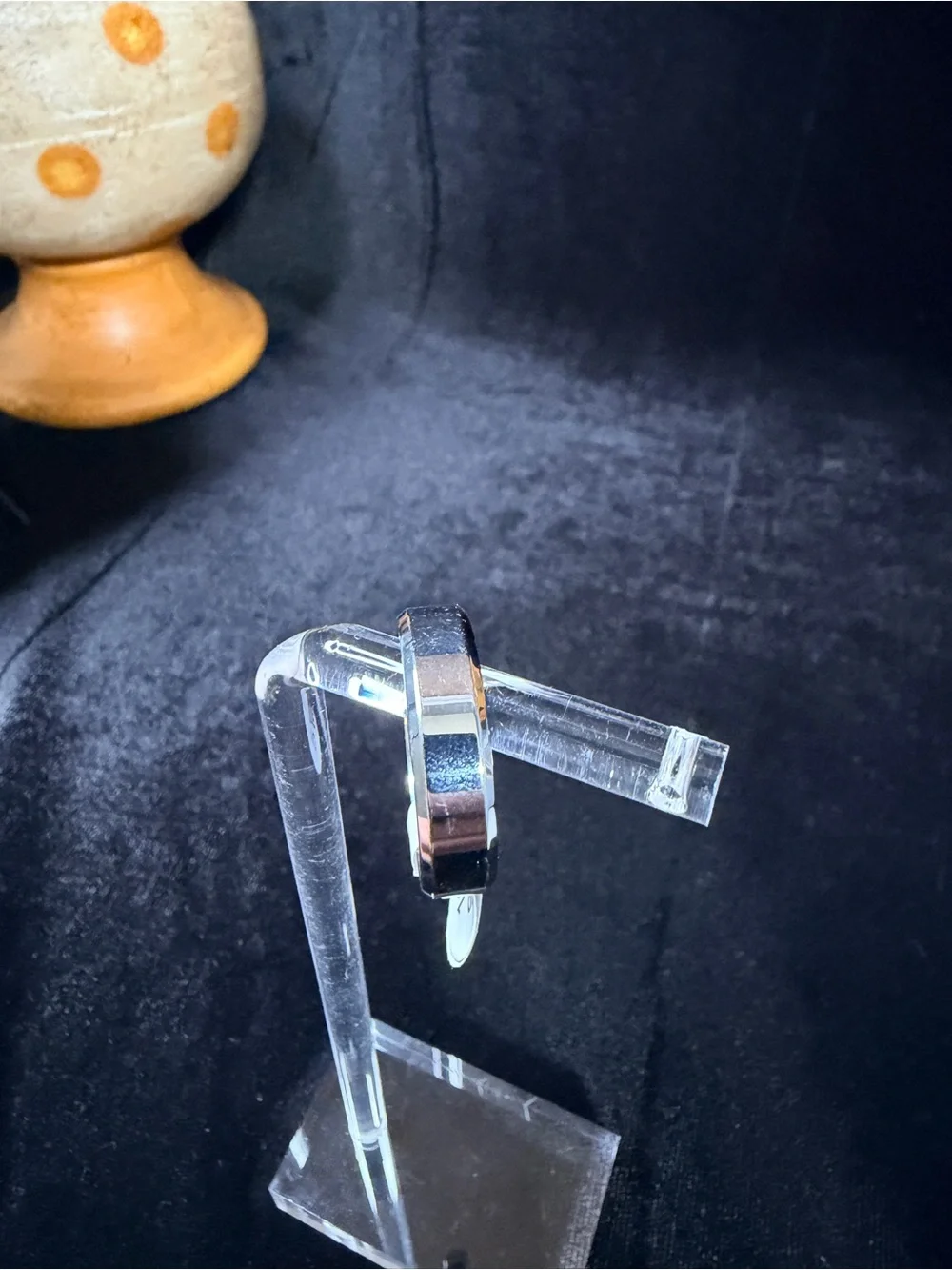 Sleek Men’s Stainless Steel Band. Size 10 6mm wide.